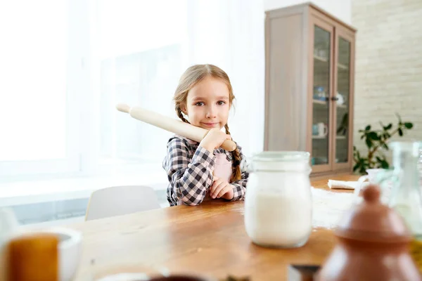 Cute Little Girl Rolling Pin Hands Posing Photography While Preparing — Stock Photo, Image