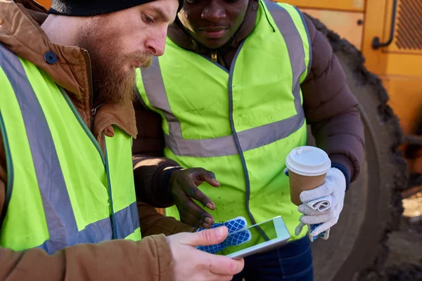 Mid Section Portrait Two Workers One African American Using Digital — Stock Photo, Image