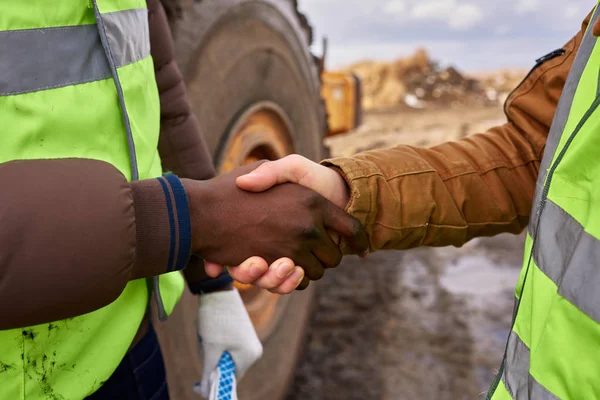 Mid Section Portrait Two Unrecognizable Industrial Workers Wearing Reflective Jackets — Stock Photo, Image