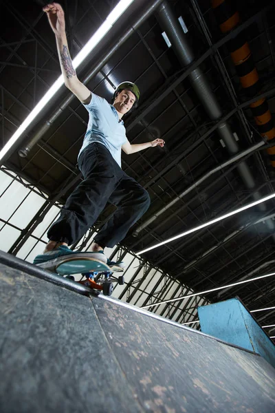 Happy Active Guy Skateboard Standing Edge Ready Descend Parkour Racetrack — Stock Photo, Image