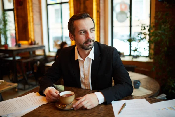 Portret Van Knappe Zakenman Het Drinken Van Koffie Cafe Tijdens — Stockfoto