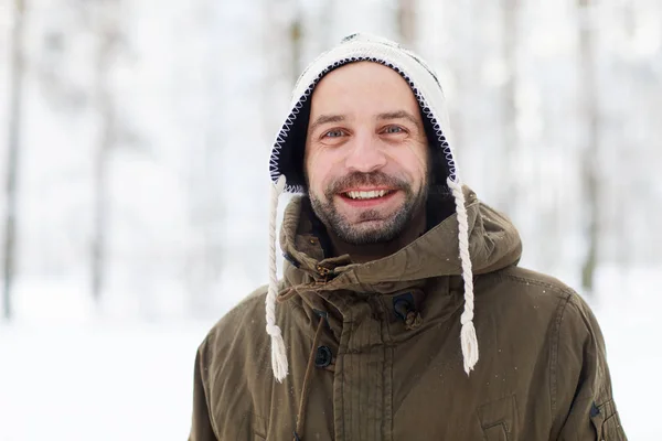 Taille Omhoog Portret Van Volwassen Bebaarde Man Winter Bos Kijken — Stockfoto