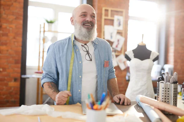 Volwassen Succes Maat Casual Shirt Advies Met Collega Tijdens Het — Stockfoto