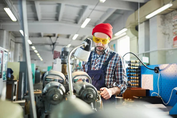 Waist Portrait Mature Factory Worker Using Machine Units Workshop Copy — Stock Photo, Image