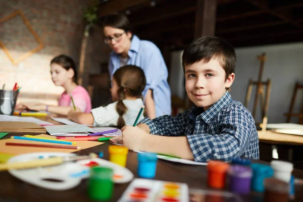 Portrait Cute Little Boy Looking Camera While Painting Pictures Art — Stock Photo, Image