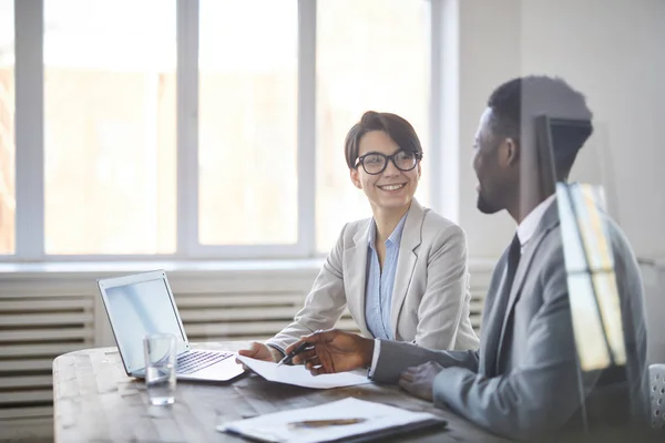 Happy Brunette Businesswoman Suit Looking Her Colleague Discussion Papers Working — Stock Photo, Image