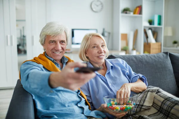 Portrait Contemporary Mature Couple Watching Home Using Remote Control Copy — Stock Photo, Image