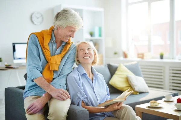 Portrait Happy Mature Couple Looking Each Other While Enjoying Leisure — Stock Photo, Image