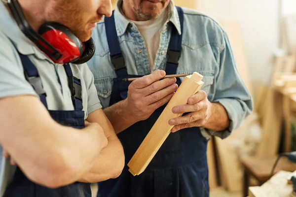 Closeup Portrait Senior Carpenter Teaching Apprentice While Working Joinery Workshop — Stock Photo, Image