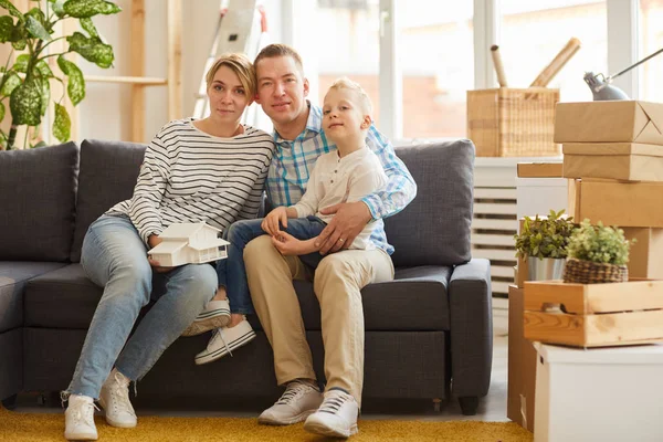 Content Young Family Little Son Sitting Comfortable Sofa Living Room — Stock Photo, Image