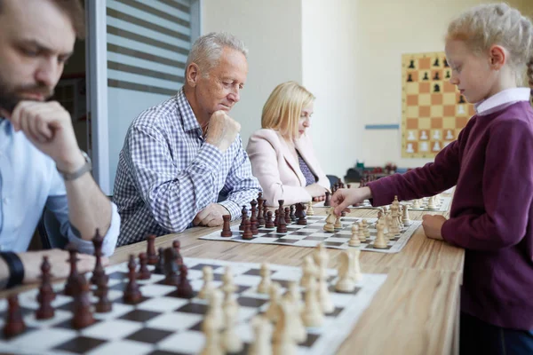 Šachový Turnaj Šachovém Klubu Kde Učitelé Dospělých Hrají Šachy Studentským — Stock fotografie