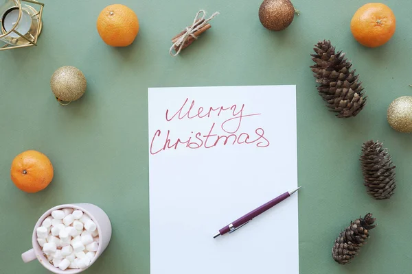 Diretamente Acima Vista Feliz Cartão Natal Caneta Cones Pinho Tangerinas — Fotografia de Stock