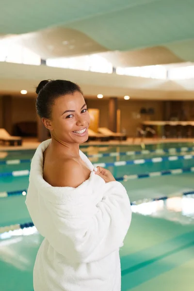 Portrait Beautiful Mixed Race Woman Wearing Bathrobe Standing Swimming Pool — Stock Photo, Image
