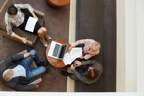 Top View Achtergrond Van Zakelijke Ontmoeting Met Mensen Die Project — Stockfoto