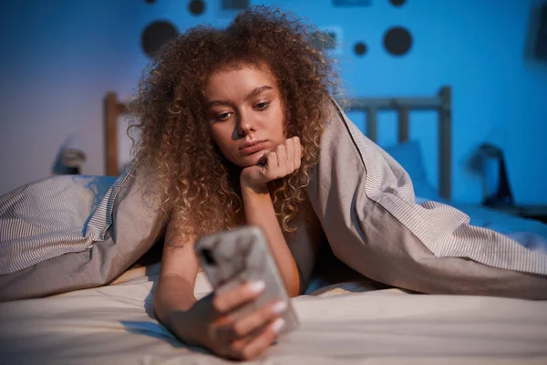 Front View Portrait Bored Young Woman Using Smartphone Bed Night — Stock Photo, Image