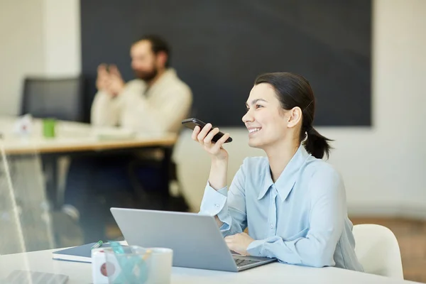 Young Adult Woman Sitting Office Table Front Laptop Recording Voice — Stock Photo, Image