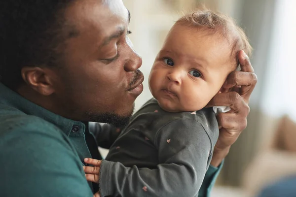 Pere Afro Americain Meconnaissable Avec Sa Petite Fille A Homme Deux Stock Photo Pere Afro Americain Meconnaissable Avec Sa Petite Fille A Homme Deux Stock Photo