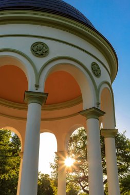 Tapınağın üzerinde Wiesbaden, Hessen Neroberg.