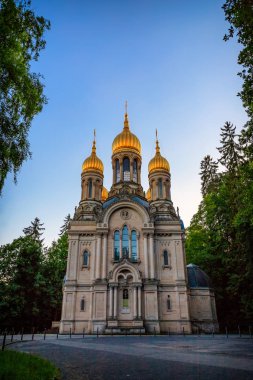 Rus Ortodoks Kilisesi St Elizabeth Neroberg üzerinde Wiesbaden'da altın kubbe.
