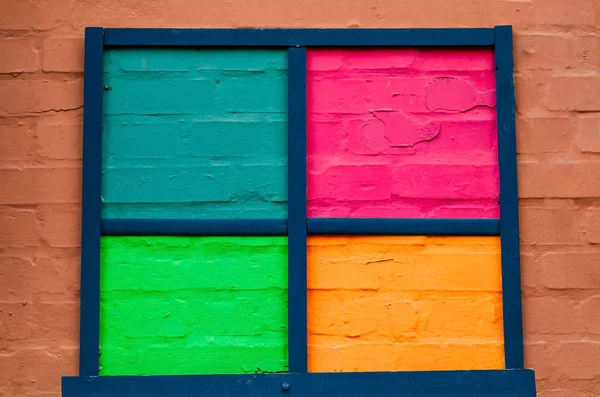 Quadro de fundos de tijolos coloridos na parede de luz, luz natural, espaço de cópia, close-up — Fotografia de Stock