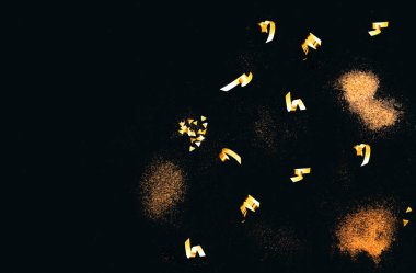 Altın parıltılı siyah arka plan. Şenlikli backg için kavram