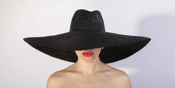 Belle Femme Avec Chapeau Mode Rétro — Photo