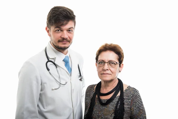 Arzt Und Patientin Posieren Isoliert Auf Weißem Hintergrund — Stockfoto