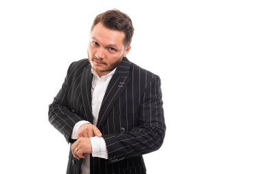 Bilek watch jest boşaltmak reklam alan beyaz zemin üzerine izole gösterilen iş adamı portresi