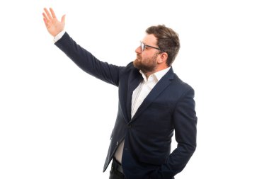 Bir şey gösterilen iş adamı portresi jest izole üzerinde beyaz arka plan