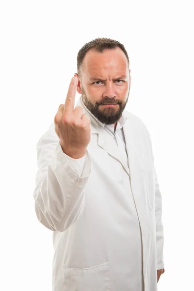 Porträt Eines Männlichen Arztes Mit Mittelfinger Geste Auf Weißem Hintergrund — Stockfoto