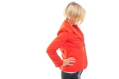 Genç güzel iş kadını boşaltmak reklam alan beyaz zemin üzerine izole sırt ağrısı jest gösterilen yan görünüm