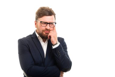 İş adamı boşaltmak reklam alan beyaz zemin üzerine izole düşünme jest gösterilen portresi