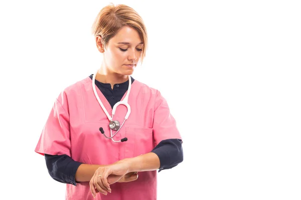 Retrato Veterinaria Femenina Con Fregadero Rosa Que Arregla Manga Aislada —  Fotos de Stock