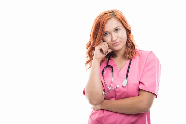 Retrato Una Joven Doctora Con Estetoscopio Pie Con Mano Barbilla —  Fotos de Stock