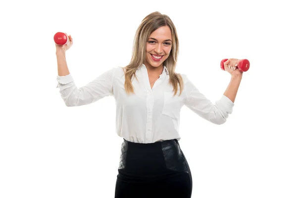 Portret Van Mooie Zakenvrouw Houden Twee Halters Zoals Training Glimlachend — Stockfoto