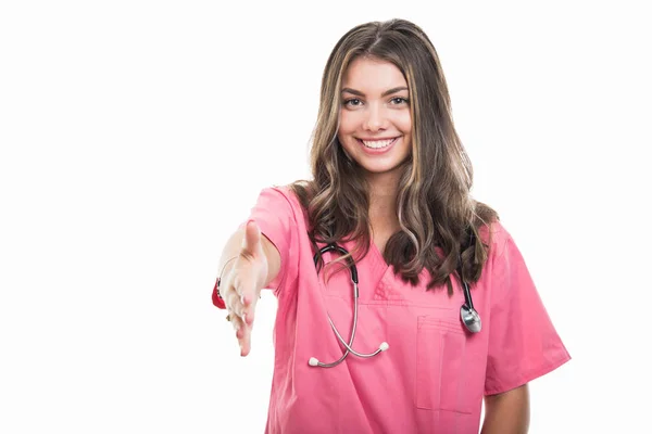 Portret Piękny Młody Lekarz Sobie Peelingi Oferuje Ręcznie Wstrząsnąć Białym — Zdjęcie stockowe
