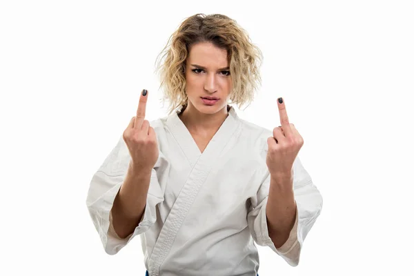 Porträt Einer Frau Kampfsportuniform Mit Doppeltem Mittelfinger Auf Weißem Hintergrund — Stockfoto