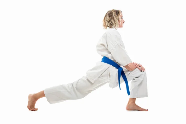 Hela Kroppen Kvinna Som Bär Martial Arts Outfit Stretching Muskler — Stockfoto