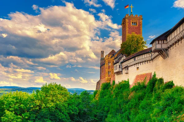 Istana Wartburg, Jerman. Pemandangan bagian tengah kastil — Stok Foto
