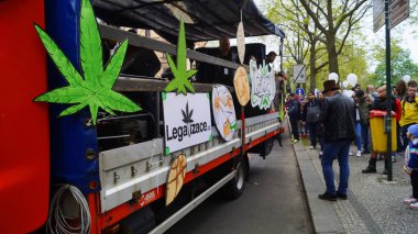 Prag 2019'da marihuana için milyonların yürüyüşü, marihuananın yasallaştırılması için gösteri