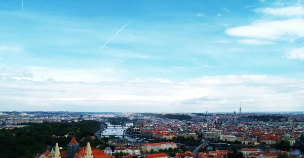 Une belle vue sur Prague depuis un vol d'oiseau — Photo