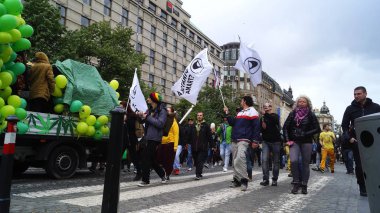 Prag 2019'da marihuana için milyonların yürüyüşü, marihuananın yasallaştırılması için gösteri