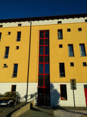 Prag 'da bir binanın güzel modern cephe