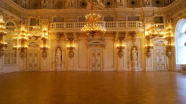 Prague, Czech Republic May 11, 2019 -   Interior of the royal hall in Prague Castle in Prague — Stock Photo, Image