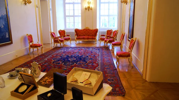 Praga Czechy Maja 2019 Zabytkowe Królewskie Meble Sofa Fotele Wnętrzu — Zdjęcie stockowe