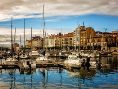 Gijon çıkabilir akşamı. İspanya, Gijon, 07/23/2017 20:31:15