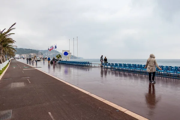 Nitsa İngilizce setin üzerine bir yağmur sonra. Fransa, 04/20/2018 11:53:20