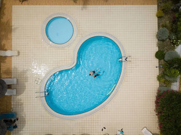 Drone Image Birds Eye View Blue Swimming Pool Playing Children — Stock Photo, Image