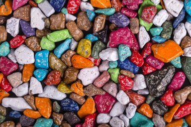 Çakıl taşları şeklinde yapılan renkli şeker Sharm el-Sheikh, Mısır dükkanda satılan. Renkli şekerler arka plan, yakın