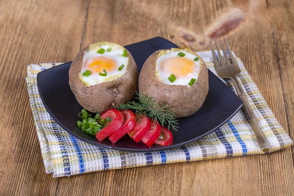 Patatas Horno Rellenas Queso Huevo Cerca — Foto de Stock